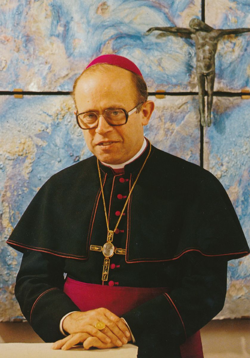 Bischof Paul-Werner Scheele (6.4.1928-10.5.2019) wurde von Papst Johannes Paul II. 1979 zum 87. Bischof von Würzburg berufen. Er leitete das Bistum bis in Jahr 2003.