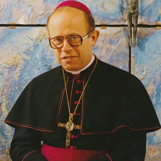 Bischof Paul-Werner Scheele (6.4.1928-10.5.2019) wurde von Papst Johannes Paul II. 1979 zum 87. Bischof von Würzburg berufen. Er leitete das Bistum bis in Jahr 2003.