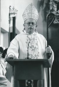 Bischof em. Paul-Werner Scheele bei der Feier zu 750 Jahre Pfarrei Knetzgau.