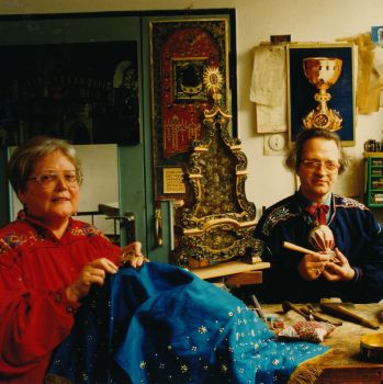 Die Ehepaar Amberg 1996 in der Goldschmiede-Werkstatt.