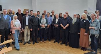 An der Europatagung von ICCPPC, der Internationalen Kommission für katholische Gefängnispastoral, nahmen Seelsorger aus zehn Ländern teil. Das Bild zeigt sie gemeinsam mit den Übersetzern.