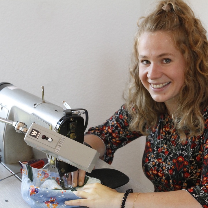 Schneiderin Andrea Schuster