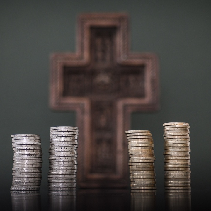 Kreuz mit Geld